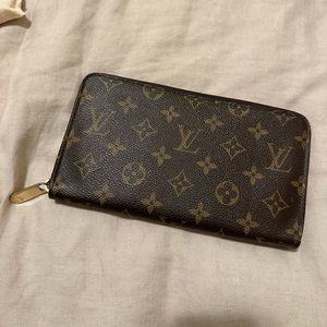 Louis Vuitton large leather wallet monogram